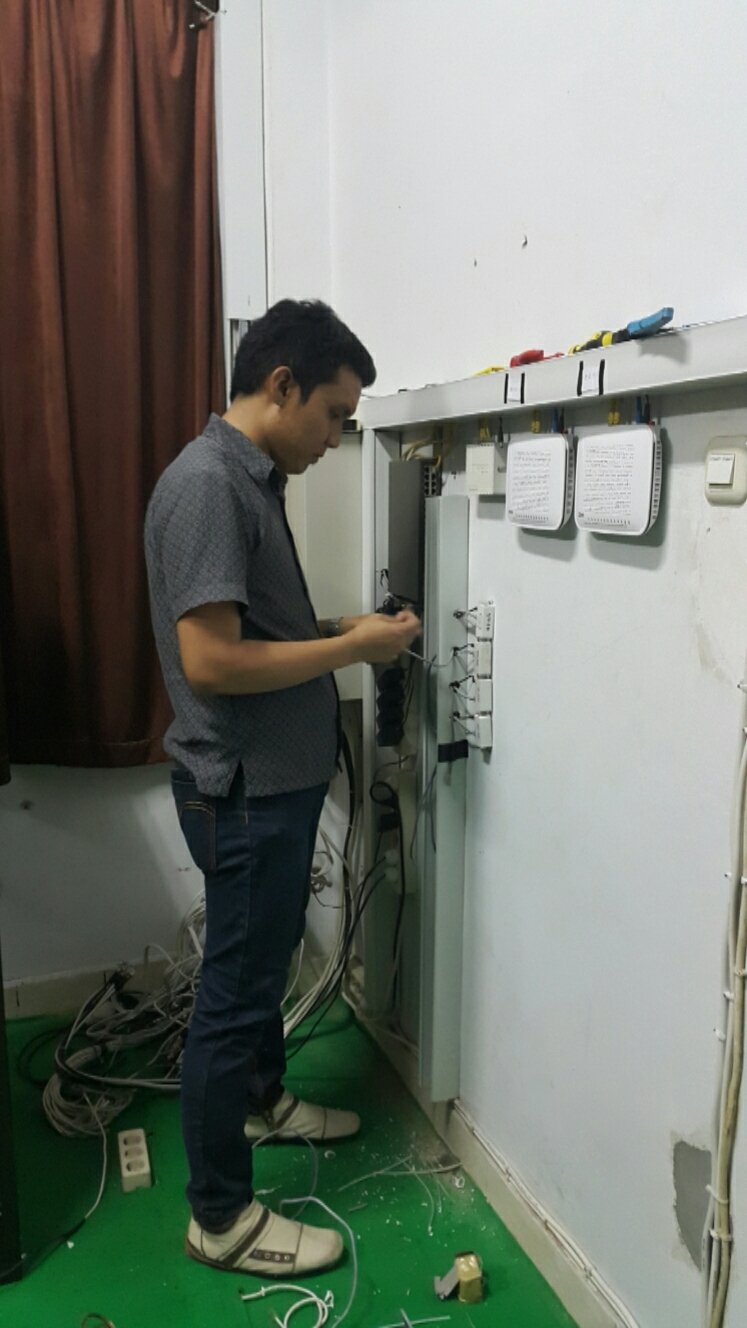 Evrianto, S. Kom., MM<br> <b>MARKETING MANAGER</b><br> <b>Network Engineer</b><br> <b>Web Developer